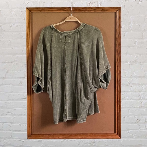 Pilcro Green Top Size Large - Picture 3 of 6